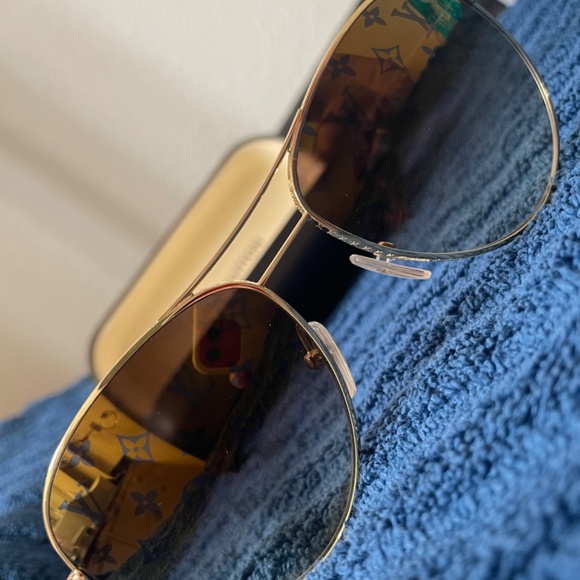 Louis Vuitton Conspiracion Pilot Sunglasses - Picture 2 of 4